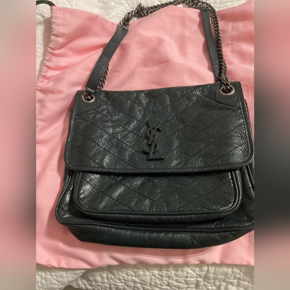 YSL Saint Laurent Niki Medium Chain Bag In Crinkled Vintage Leather-DARK GREEN - Picture 10 of 11